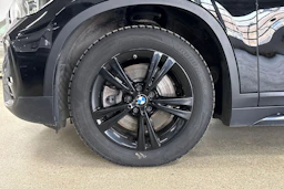 Musta BMW X1 2021 kuva 10.