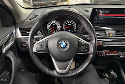Musta BMW X1 2021 kuva 12.