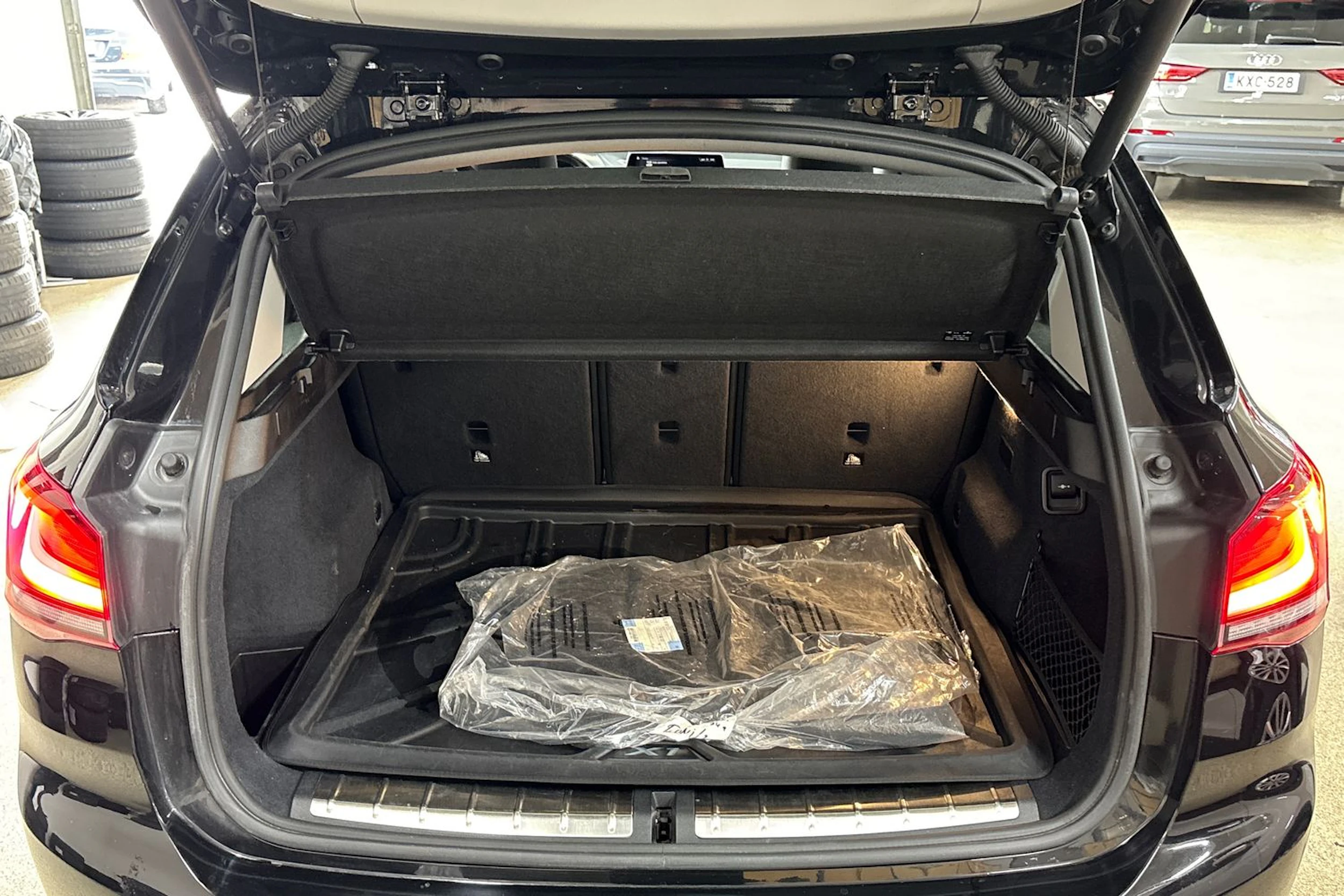 Musta BMW X1 2021 kuva 25.