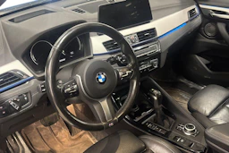 sininen BMW X1 2021 kuva 3.