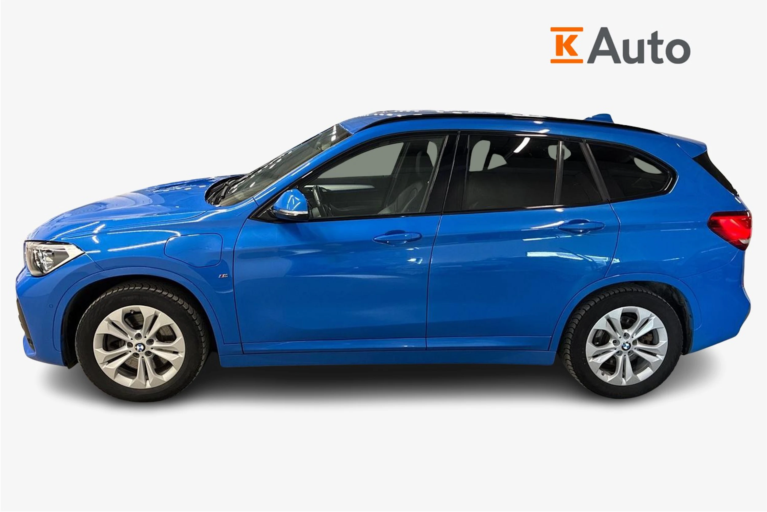 sininen BMW X1 2021 kuva 5.