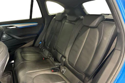 sininen BMW X1 2021 kuva 8.