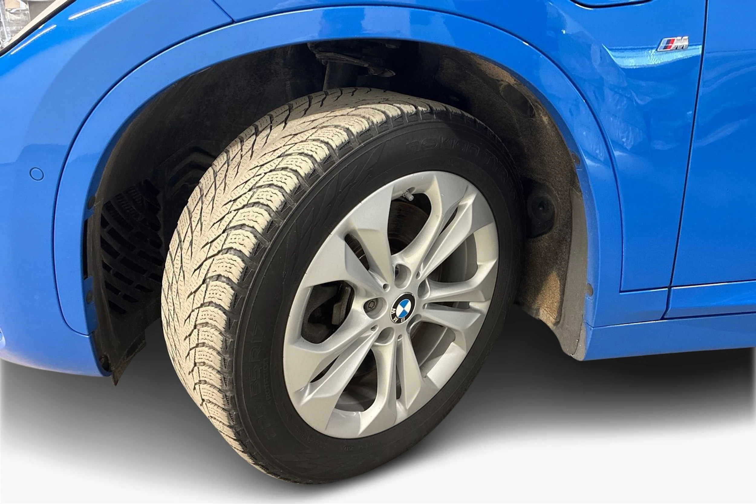 sininen BMW X1 2021 kuva 9.