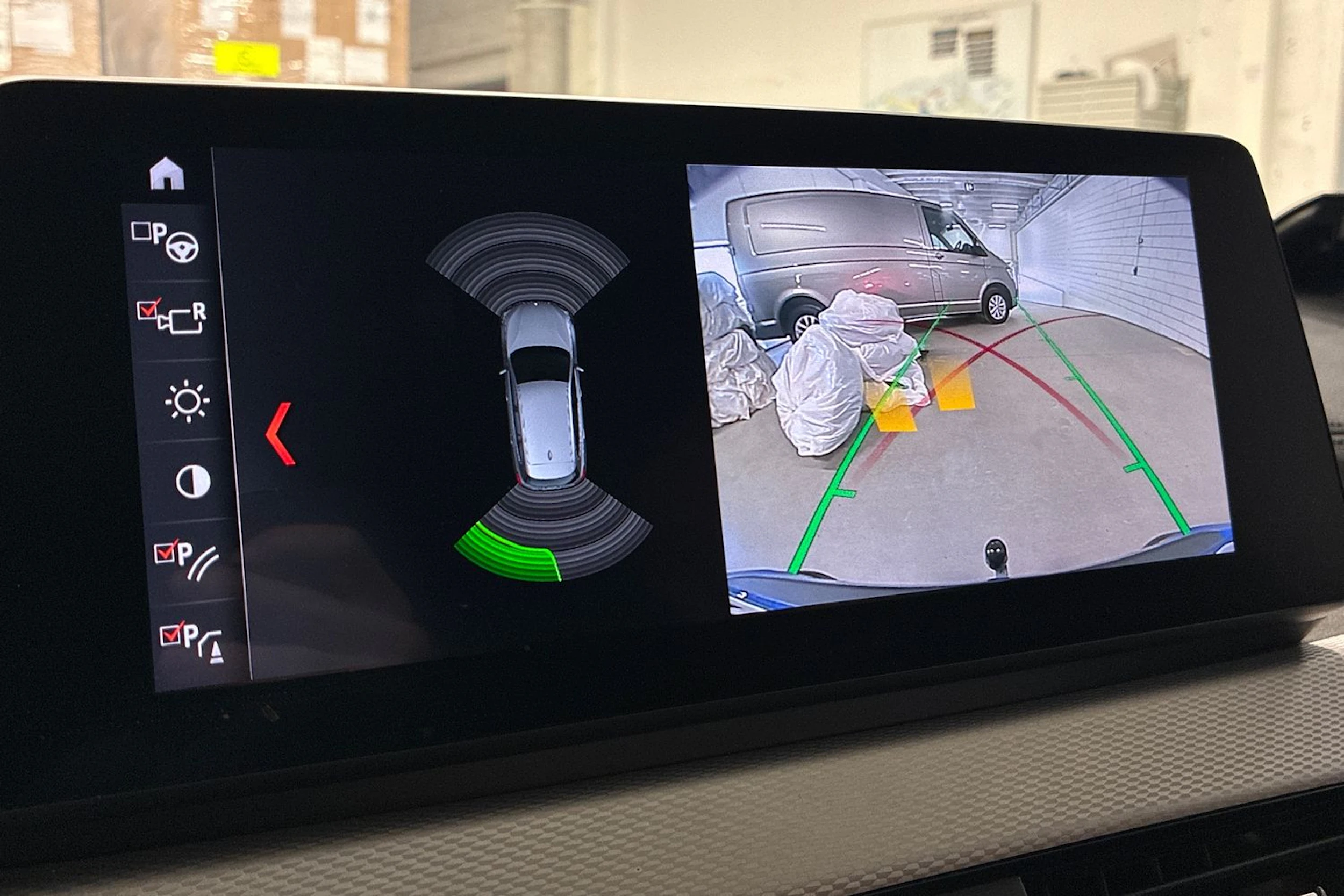 sininen BMW X1 2021 kuva 18.