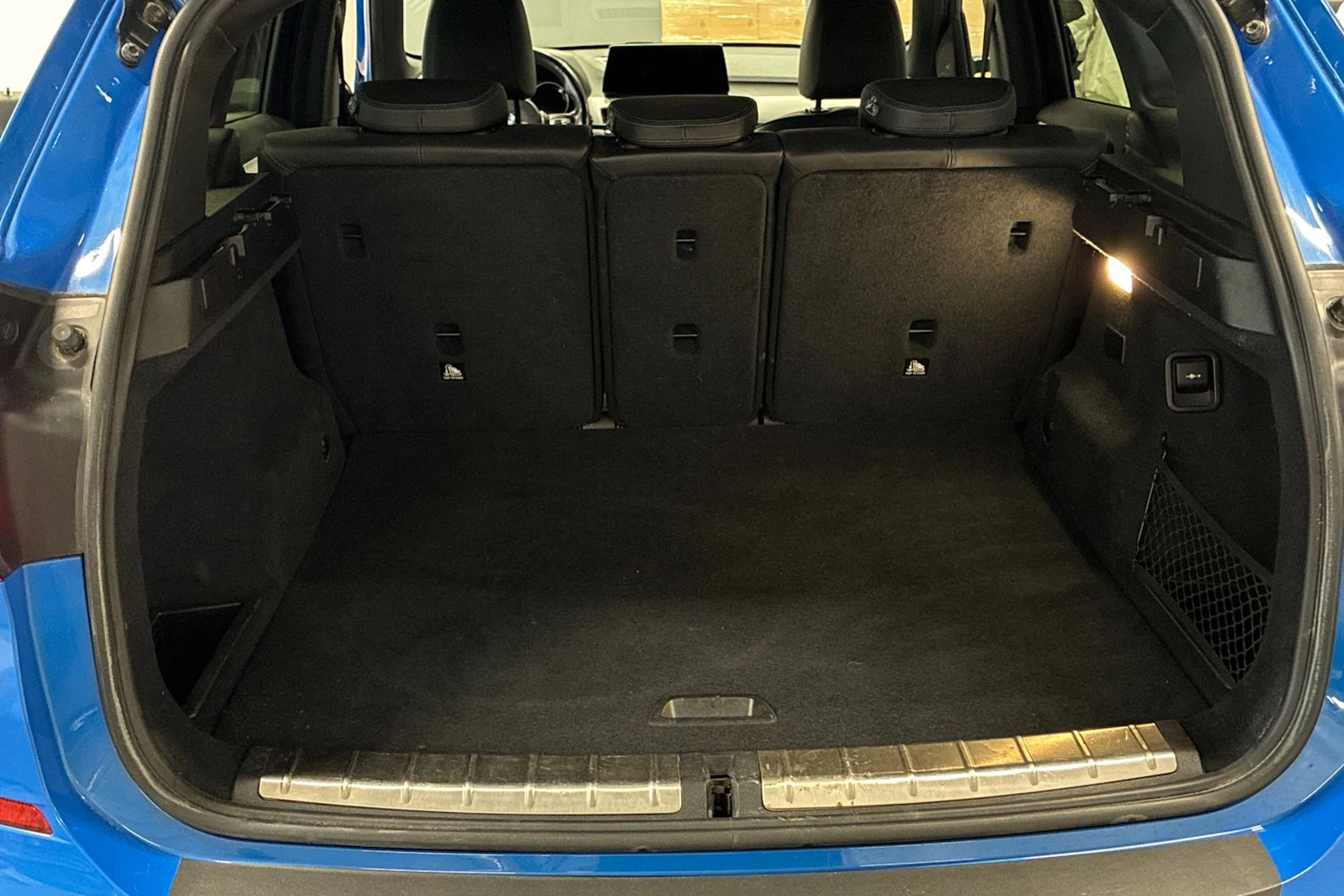 sininen BMW X1 2021 kuva 23.