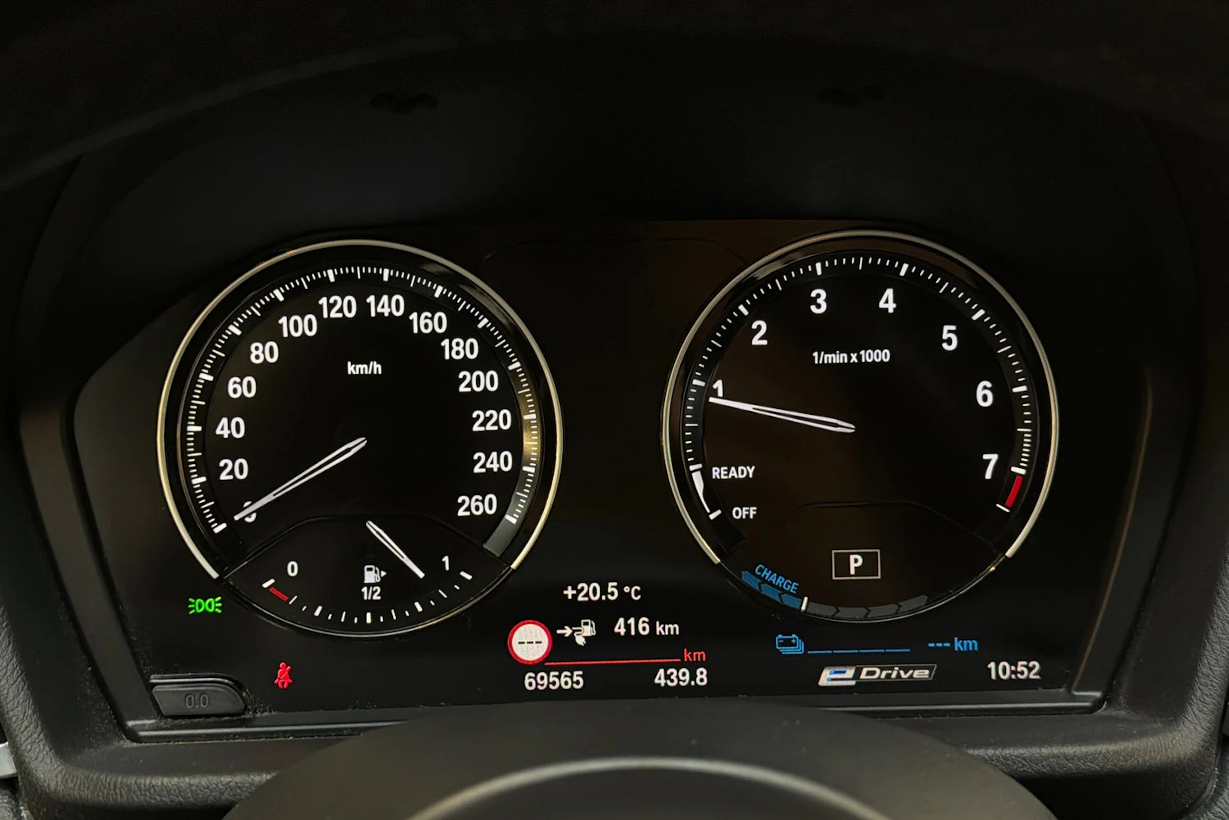 musta BMW X1 2022 kuva 12.
