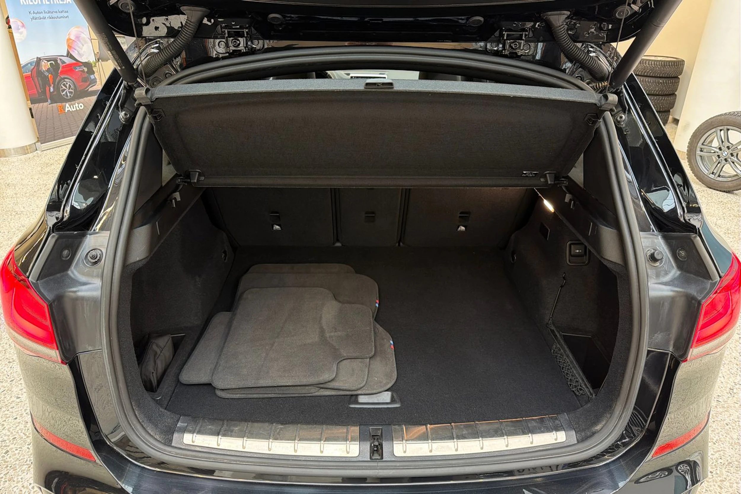 musta BMW X1 2022 kuva 27.