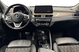 musta BMW X1 2022 kuva 9.