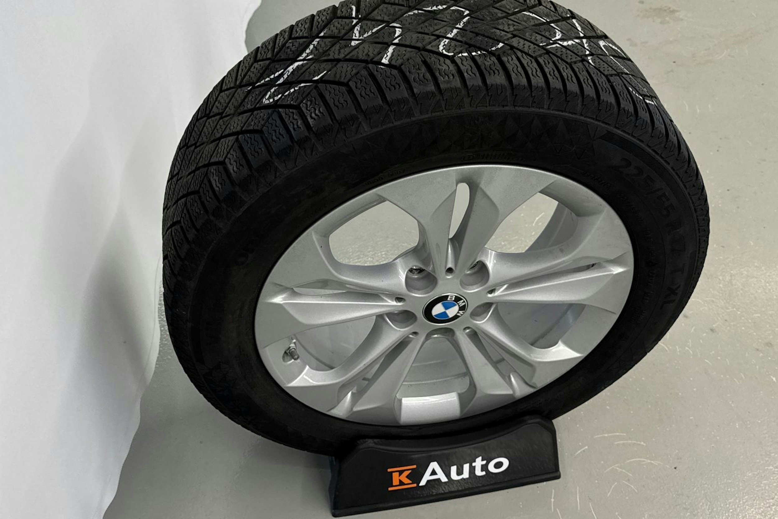 musta BMW X1 2022 kuva 18.