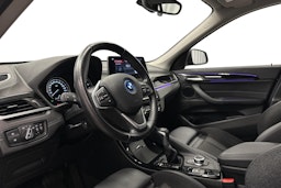 sininen BMW X1 2022 kuva 6.