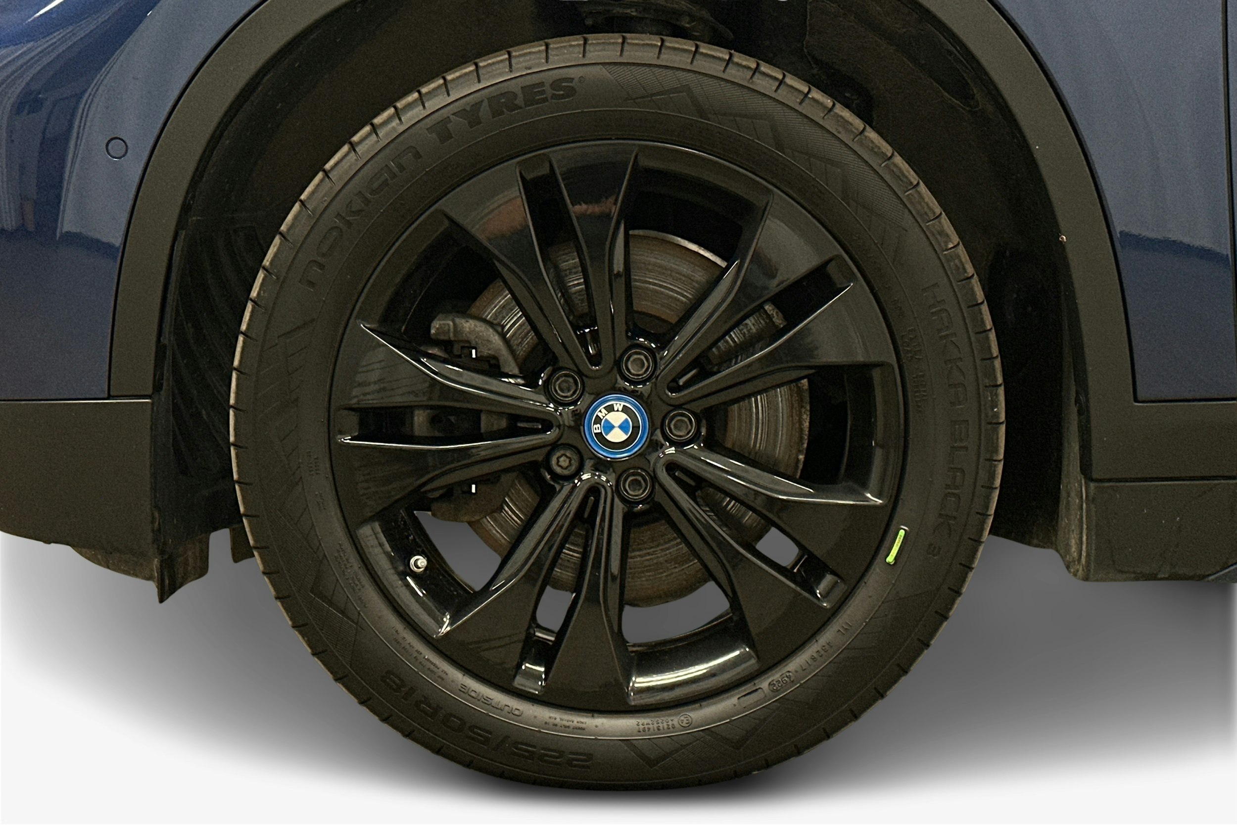 sininen BMW X1 2022 kuva 9.