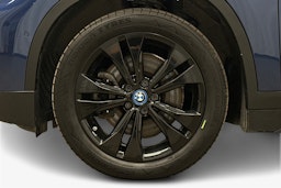 sininen BMW X1 2022 kuva 9.