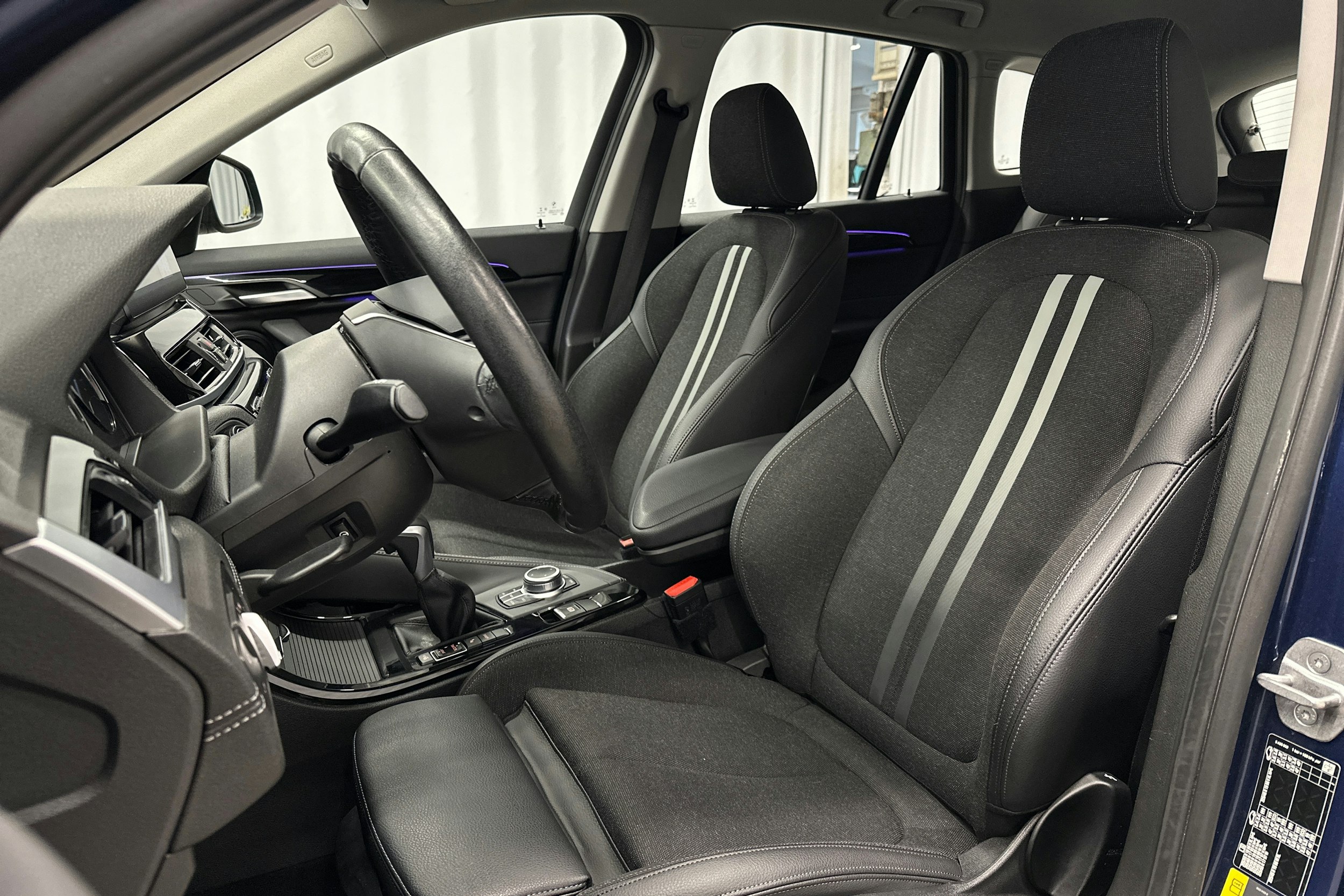 sininen BMW X1 2022 kuva 13.