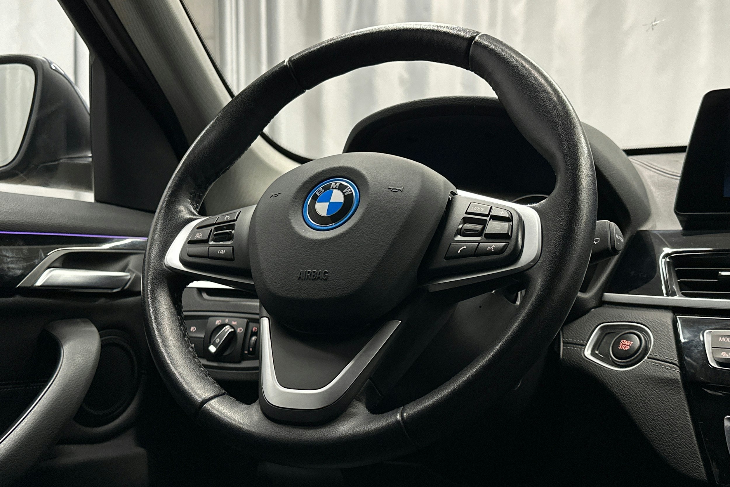 sininen BMW X1 2022 kuva 14.
