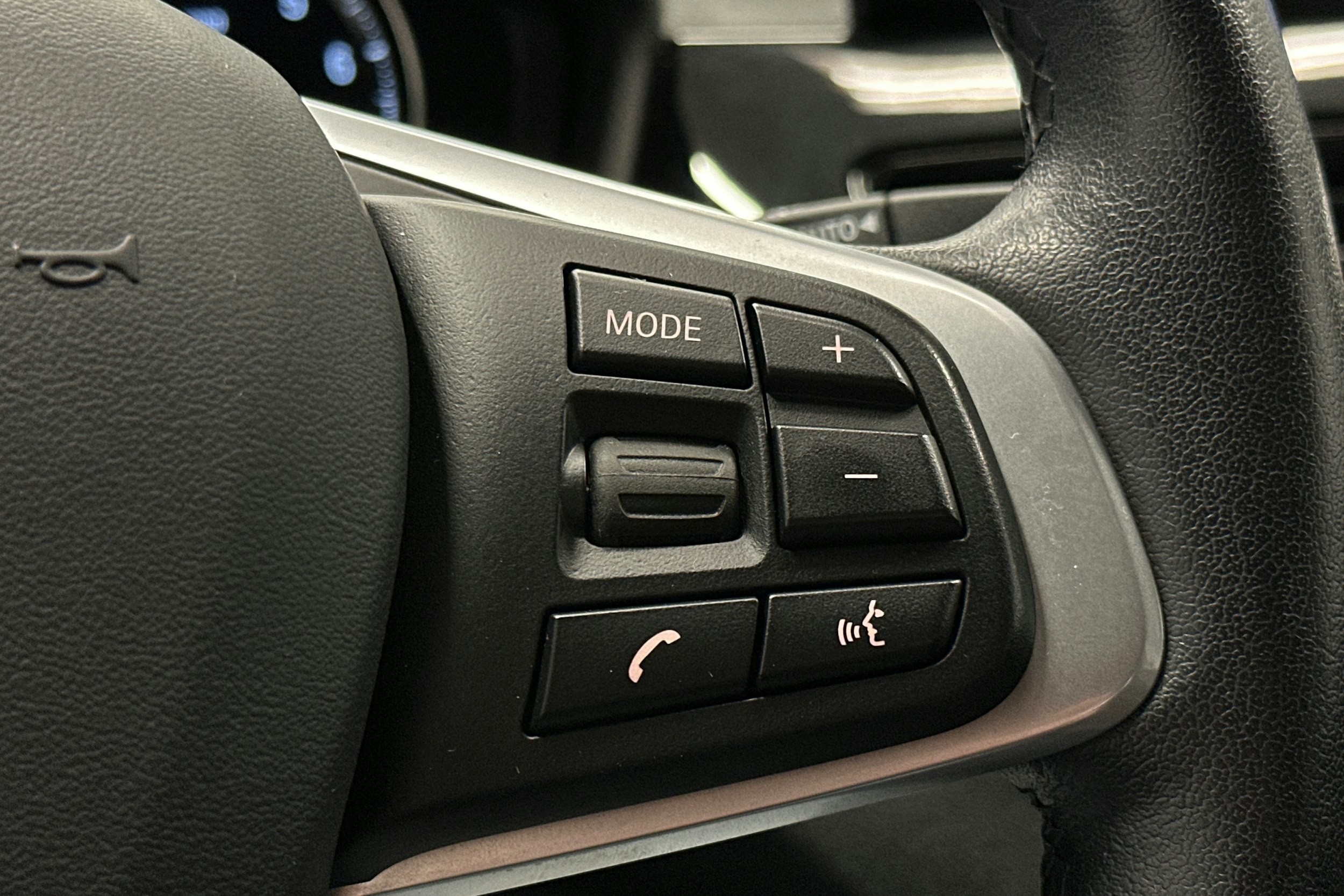 sininen BMW X1 2022 kuva 16.