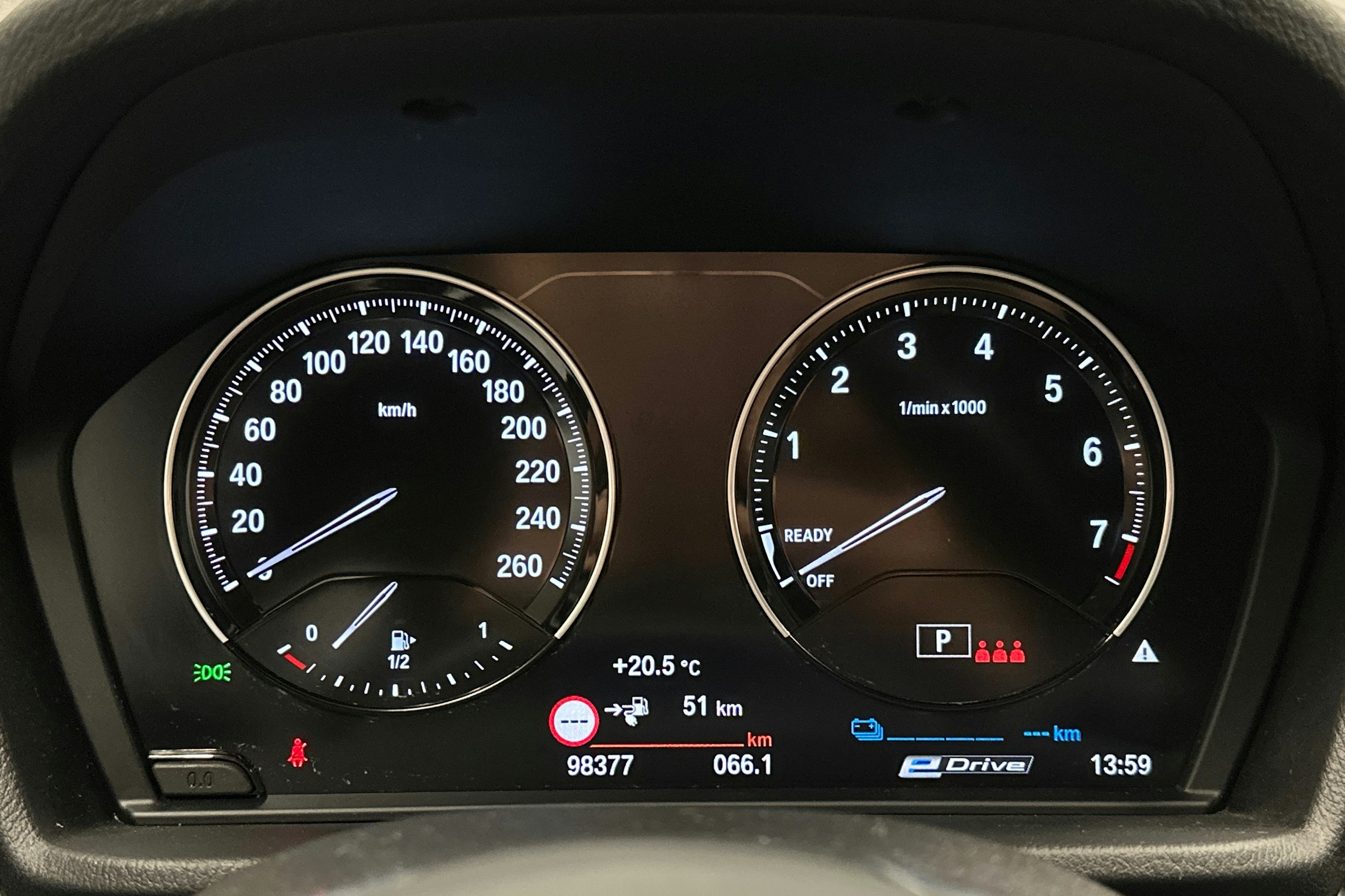 sininen BMW X1 2022 kuva 17.