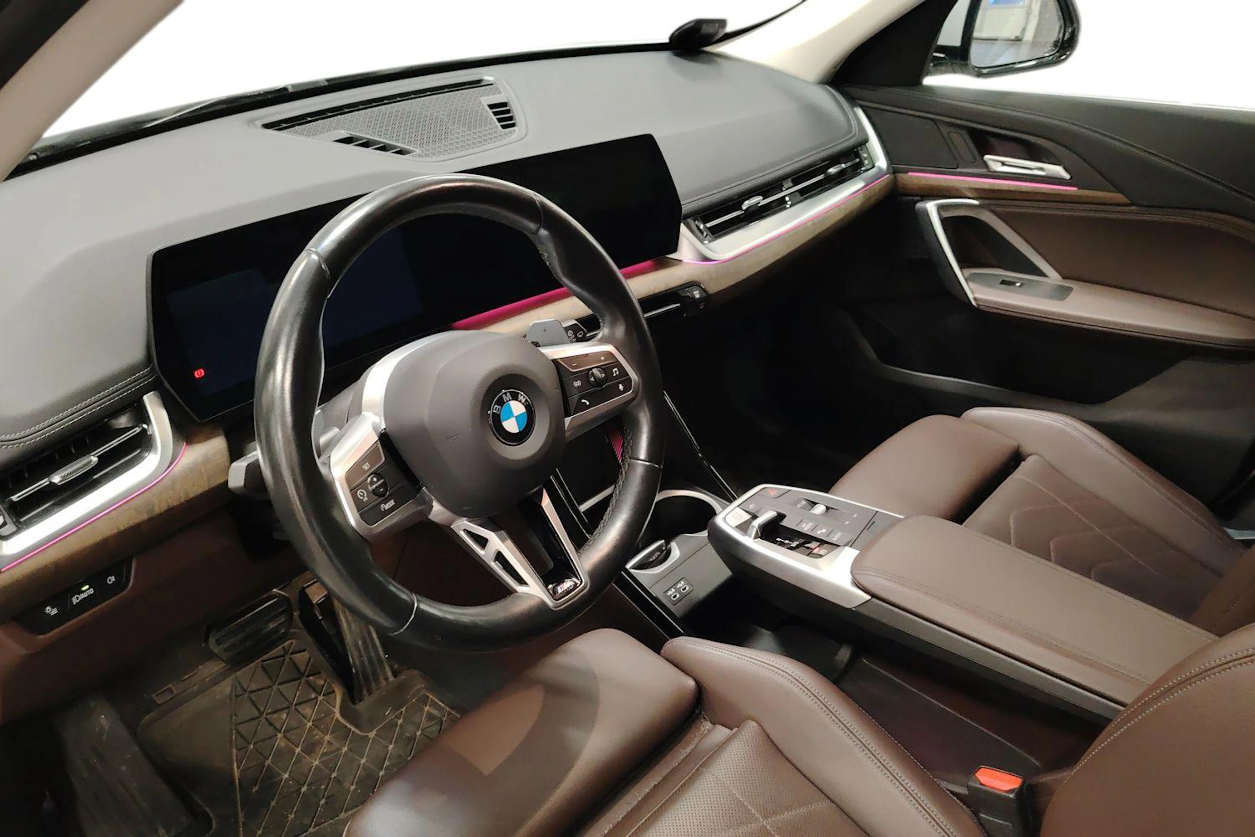 valkoinen BMW X1 2022 kuva 3.