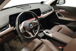 valkoinen BMW X1 2022 kuva 3.