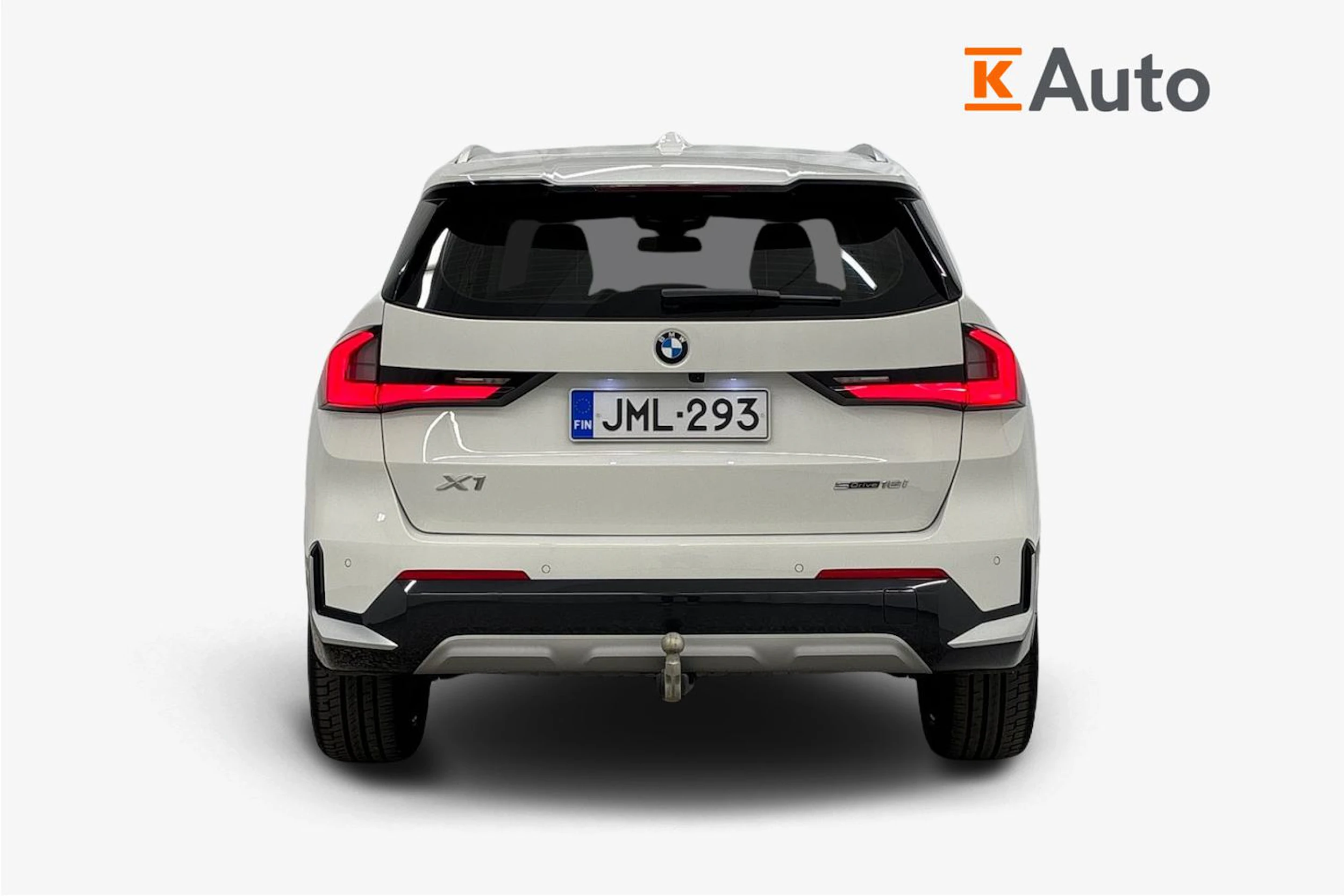 valkoinen BMW X1 2023 kuva 4.