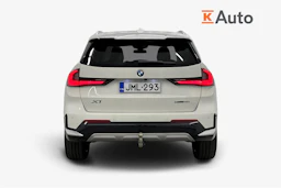 valkoinen BMW X1 2023 kuva 4.