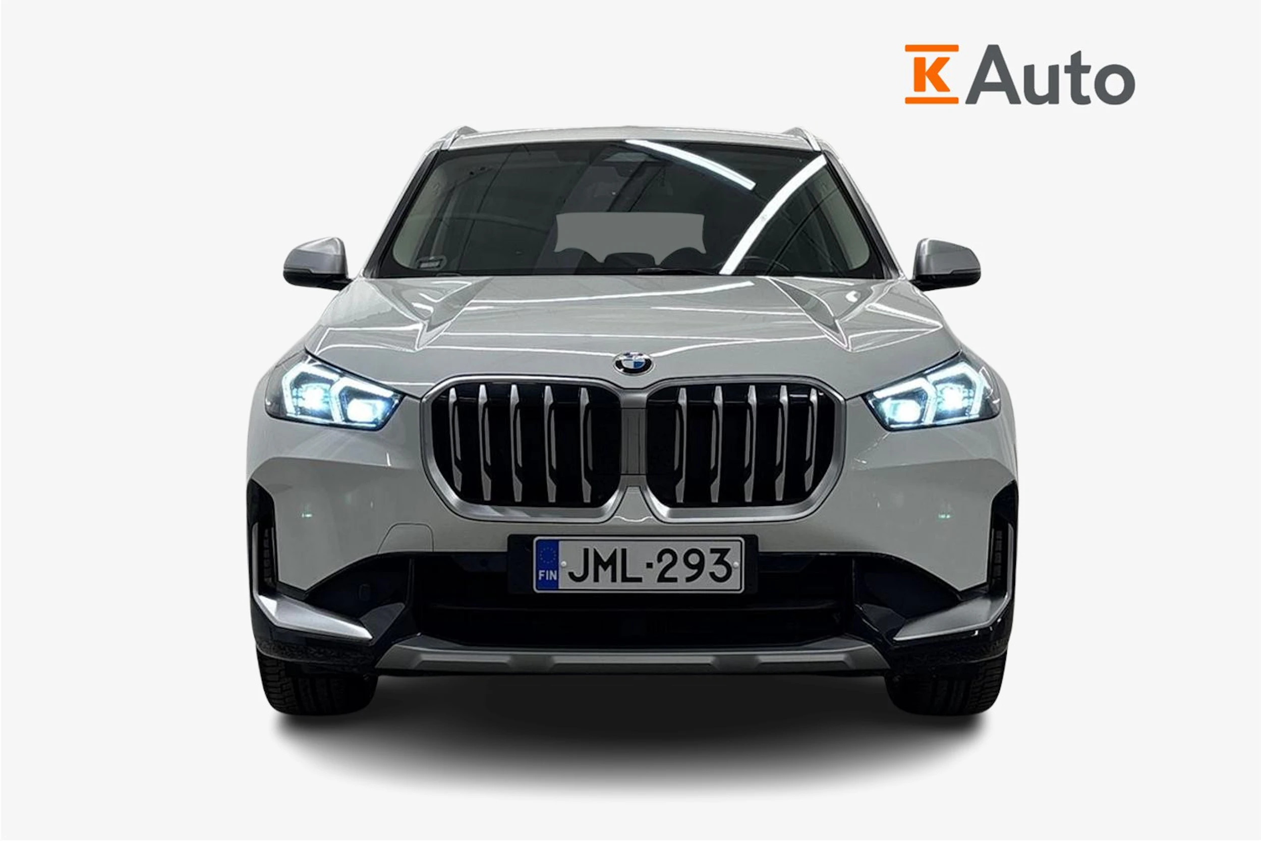 valkoinen BMW X1 2023 kuva 5.