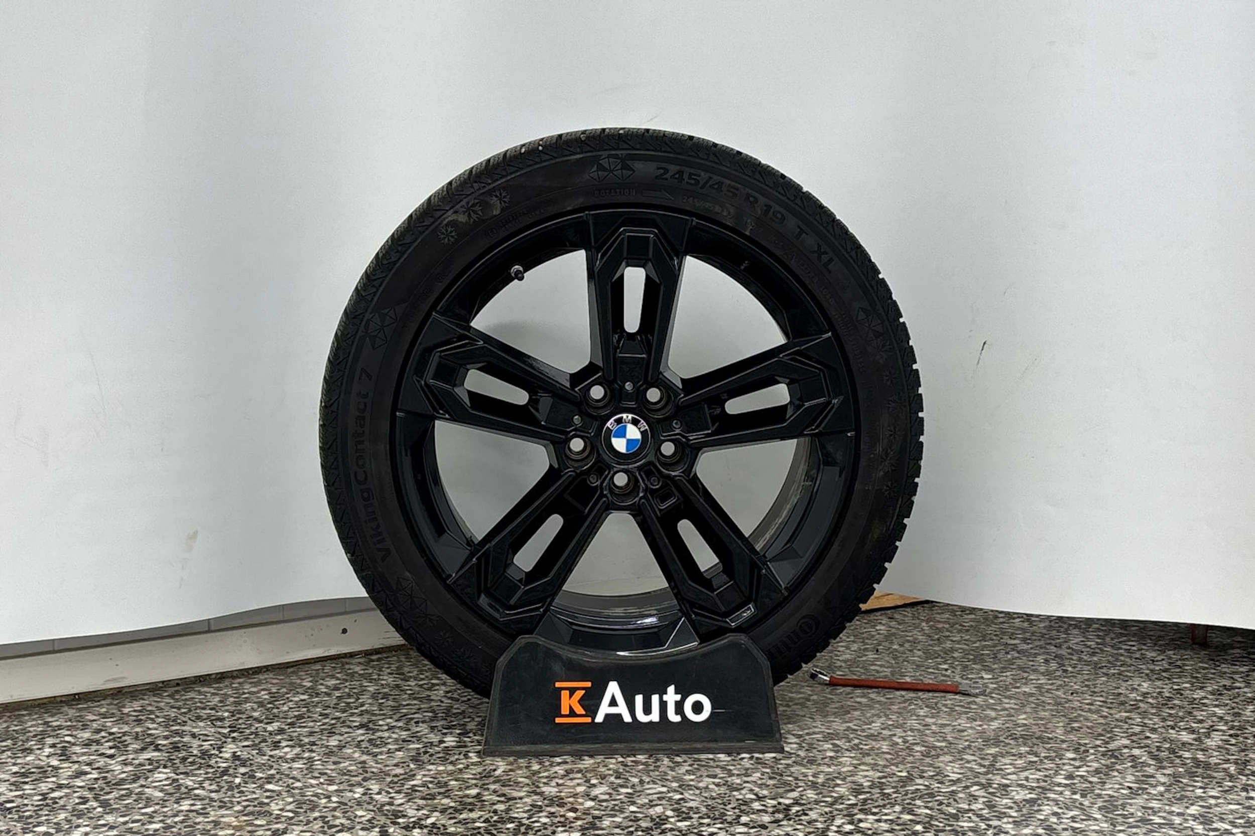 valkoinen BMW X1 2023 kuva 13.