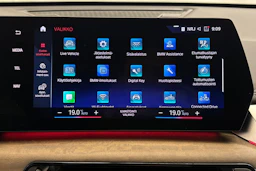 valkoinen BMW X1 2023 kuva 28.