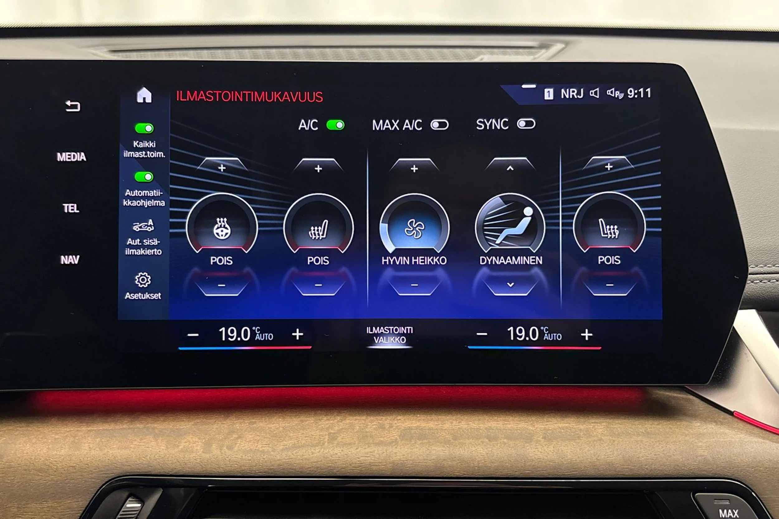 valkoinen BMW X1 2023 kuva 31.