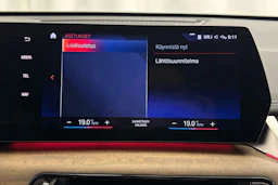 valkoinen BMW X1 2023 kuva 32.