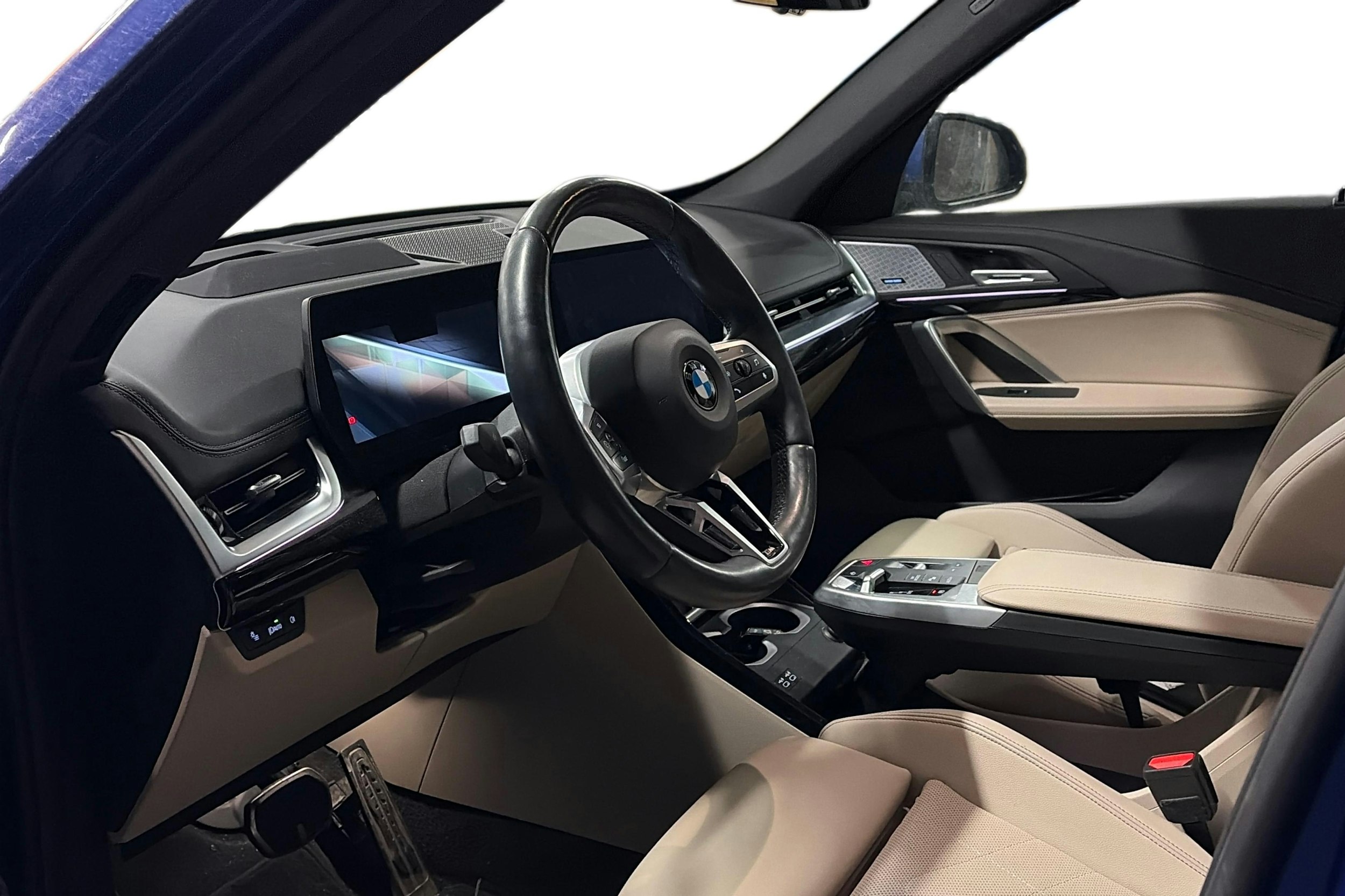 sininen BMW X1 2022 kuva 3.