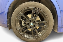 sininen BMW X1 2023 kuva 11.