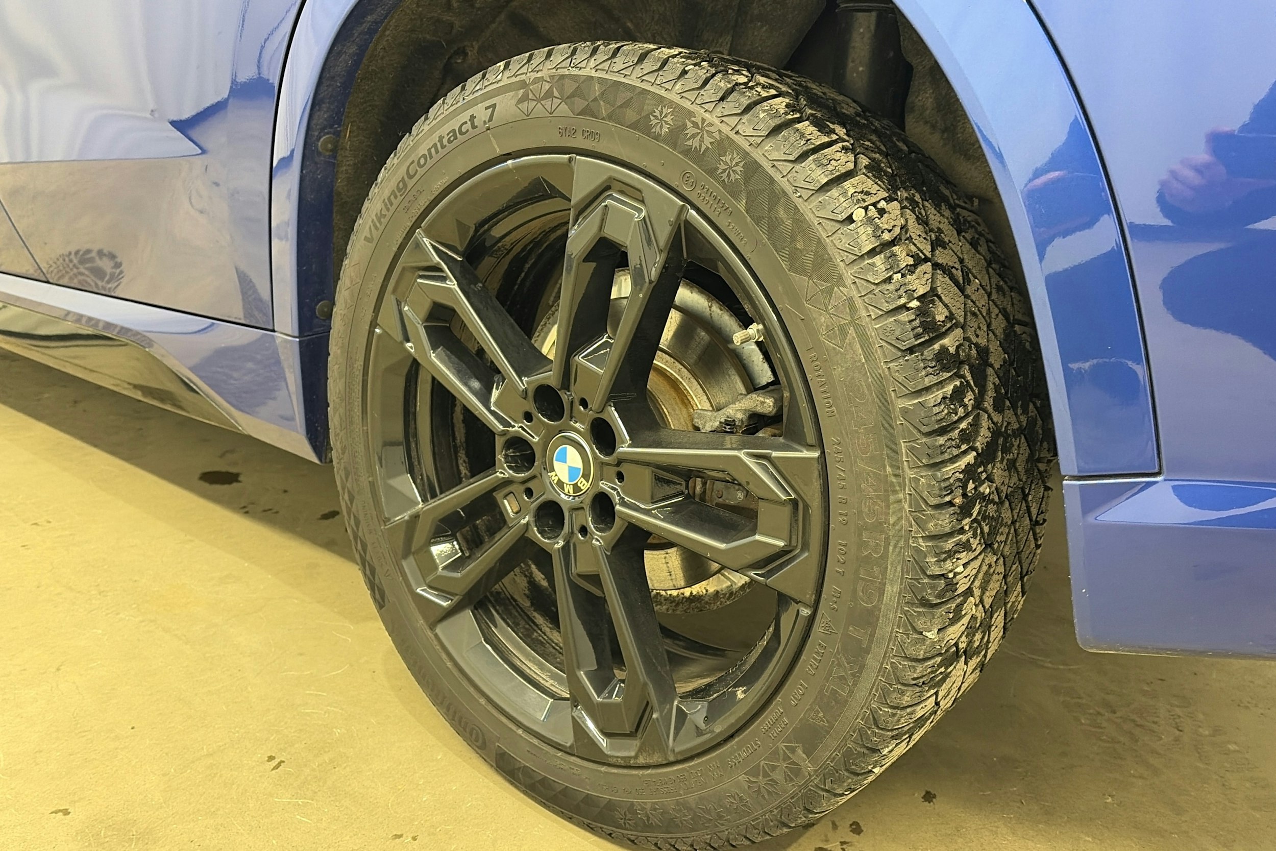 sininen BMW X1 2023 kuva 13.