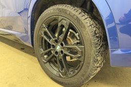sininen BMW X1 2023 kuva 13.