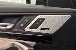 sininen BMW X1 2023 kuva 16.