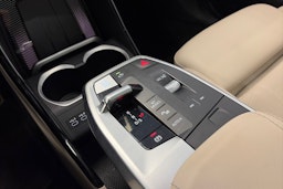 sininen BMW X1 2023 kuva 18.