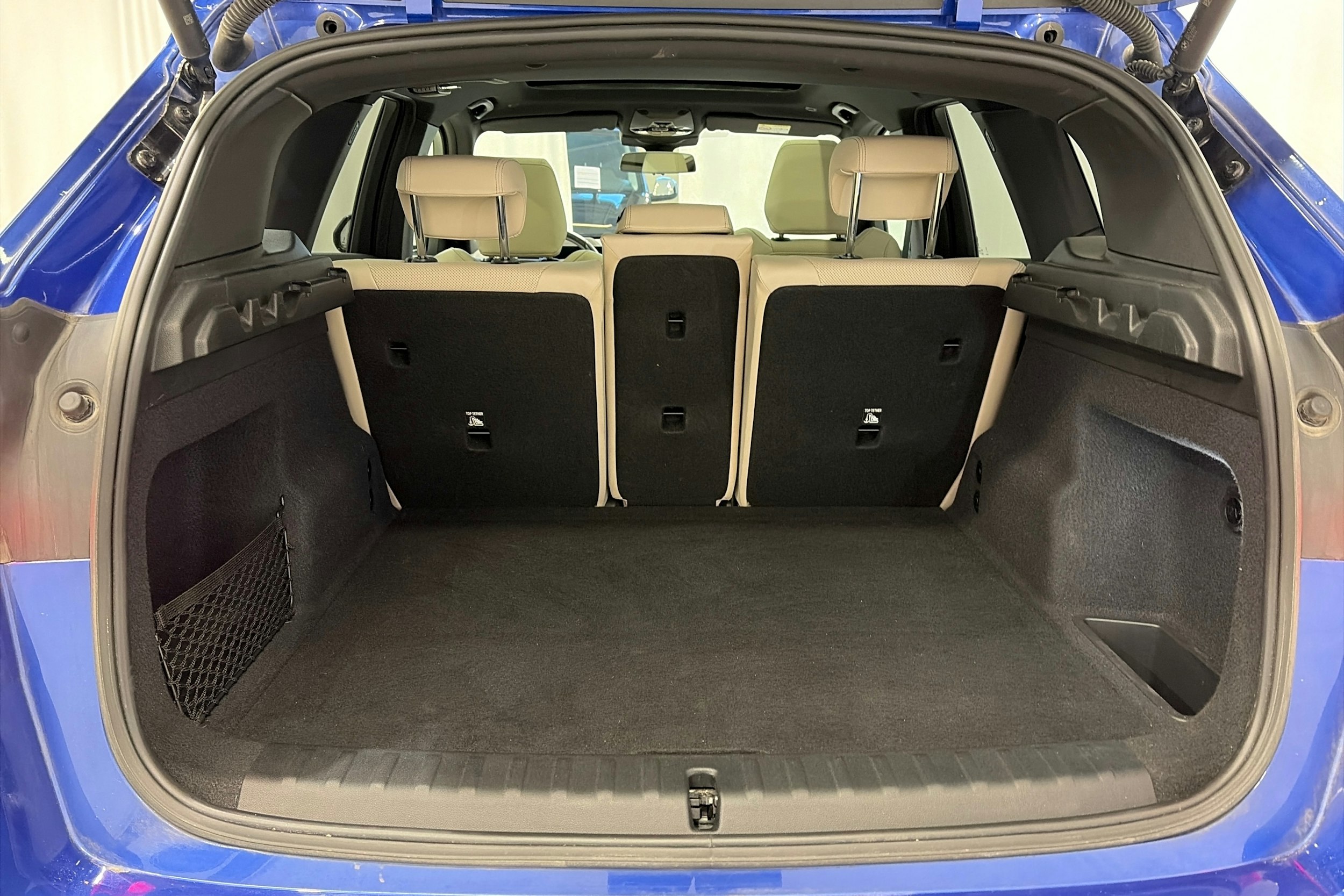 sininen BMW X1 2023 kuva 20.