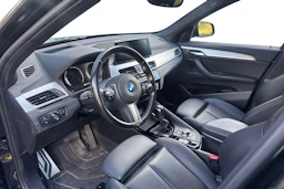 musta BMW X1 2022 kuva 3.
