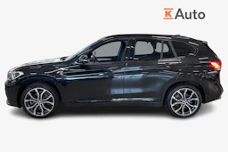 musta BMW X1 2022 kuva 5.