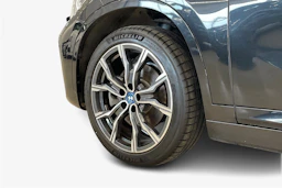 musta BMW X1 2022 kuva 9.