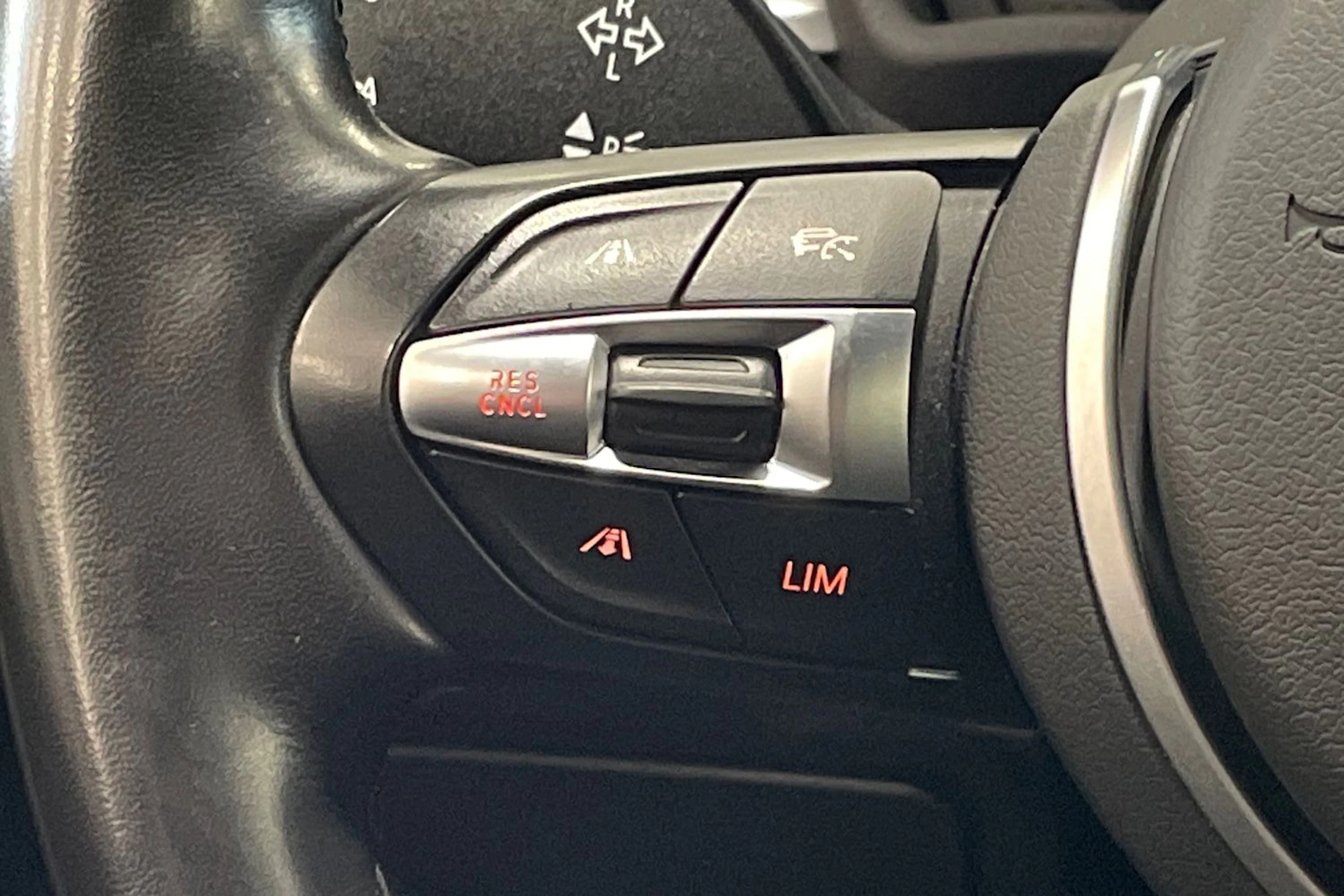 musta BMW X1 2022 kuva 15.