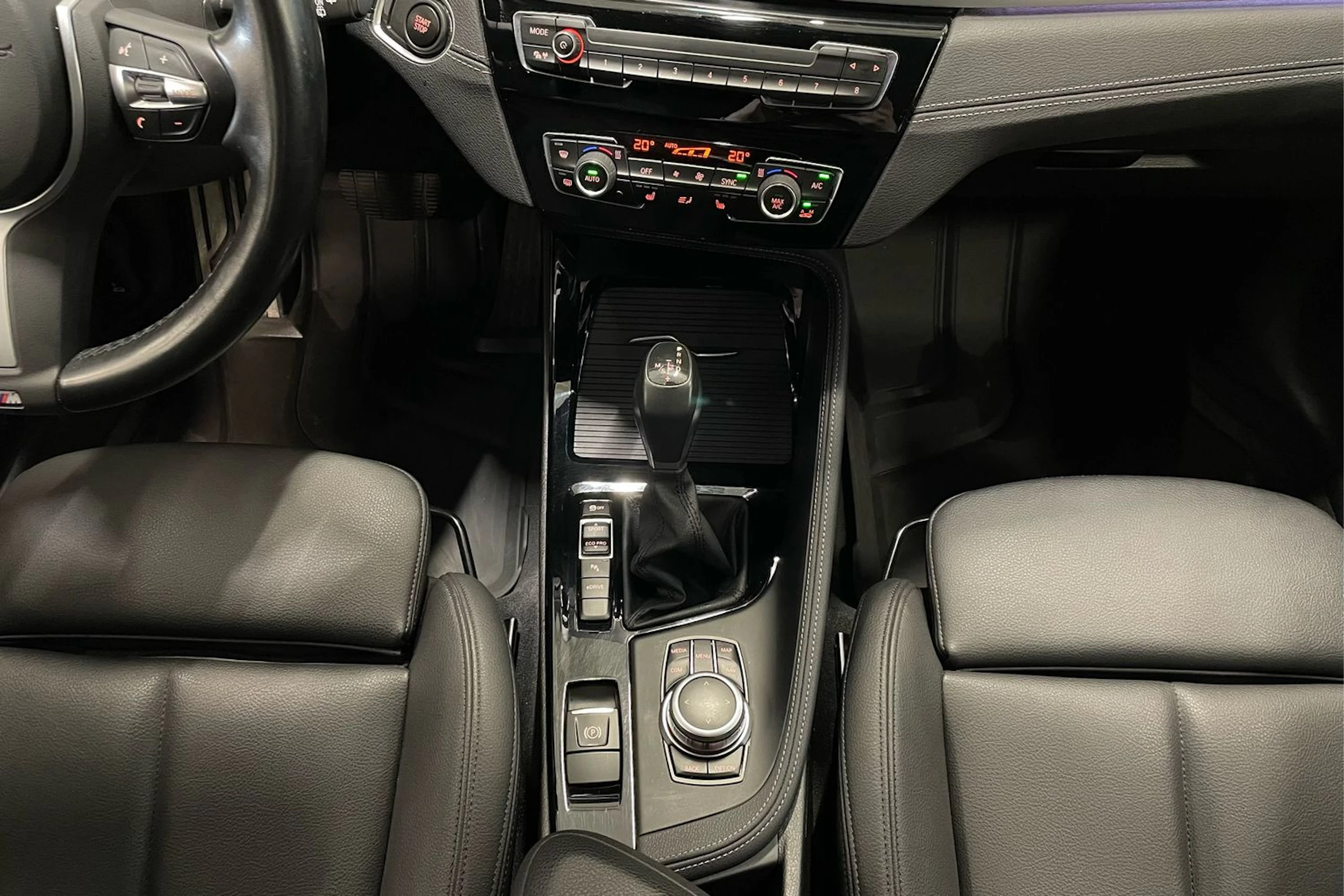 musta BMW X1 2022 kuva 28.