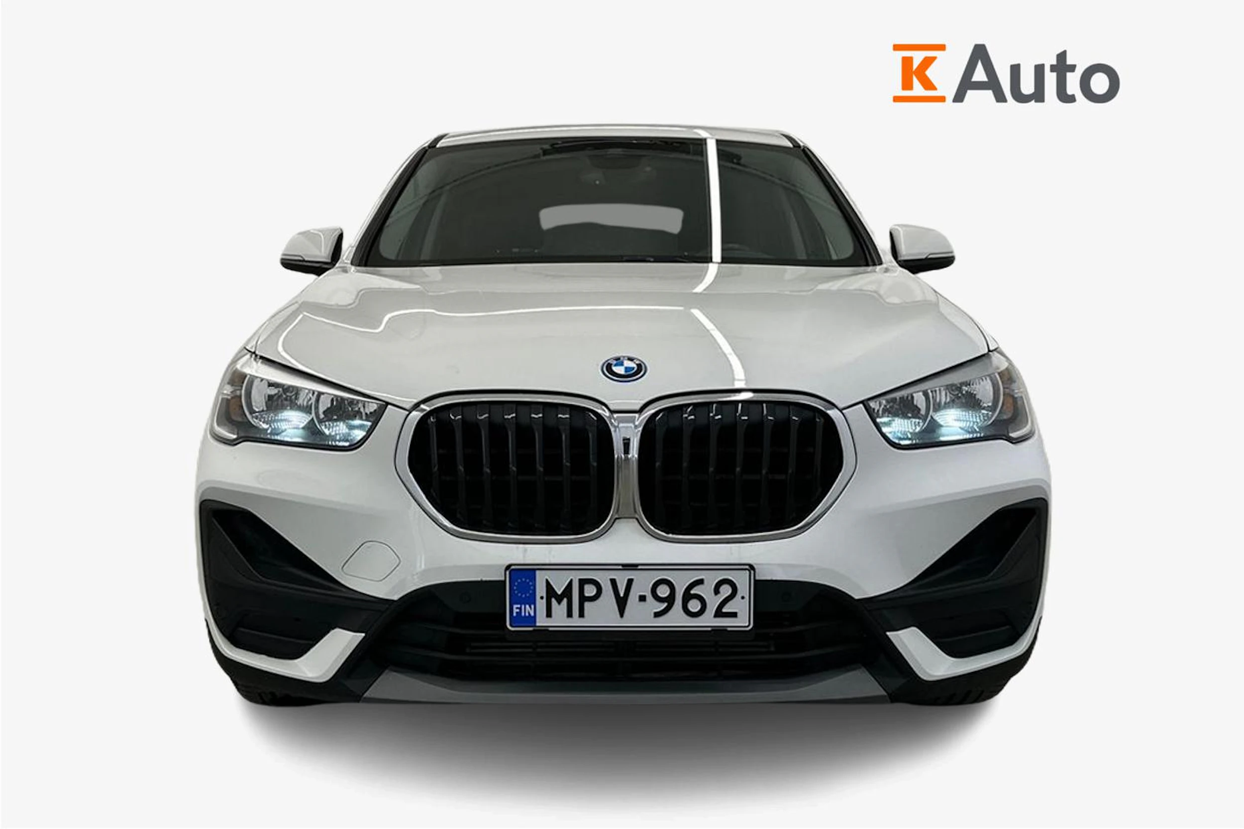 valkoinen BMW X1 2022 kuva 4.