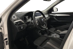 valkoinen BMW X1 2022 kuva 6.