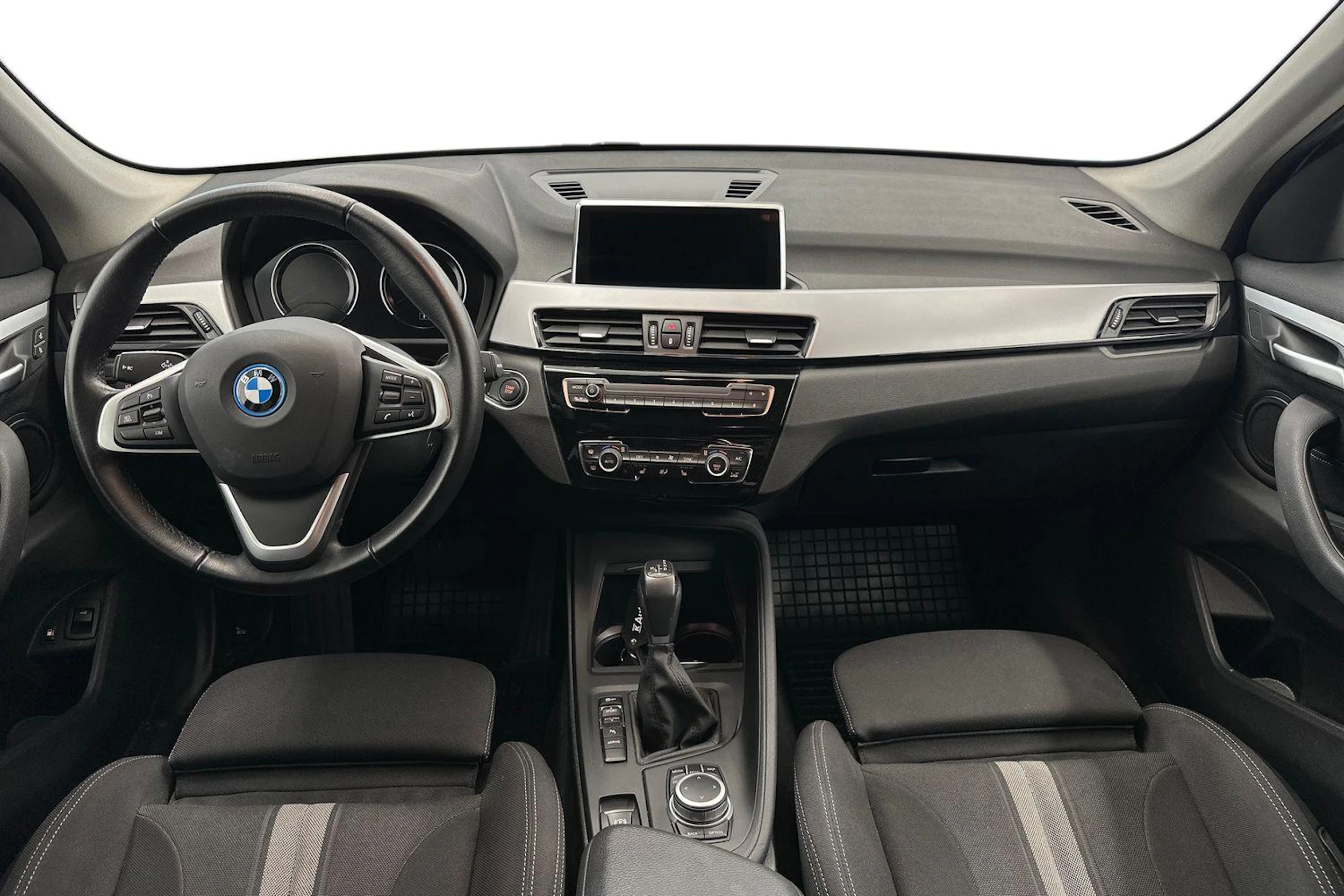 valkoinen BMW X1 2022 kuva 7.