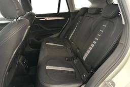 valkoinen BMW X1 2022 kuva 8.