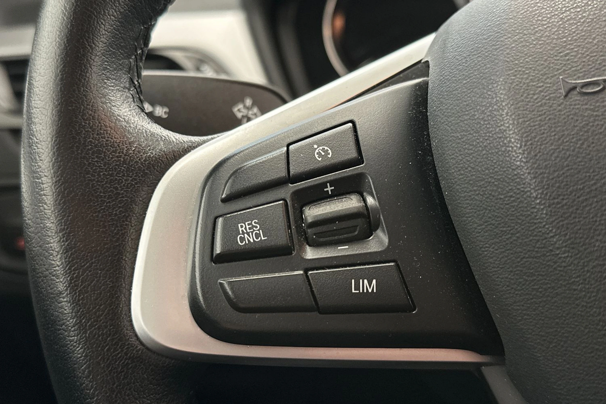valkoinen BMW X1 2022 kuva 11.