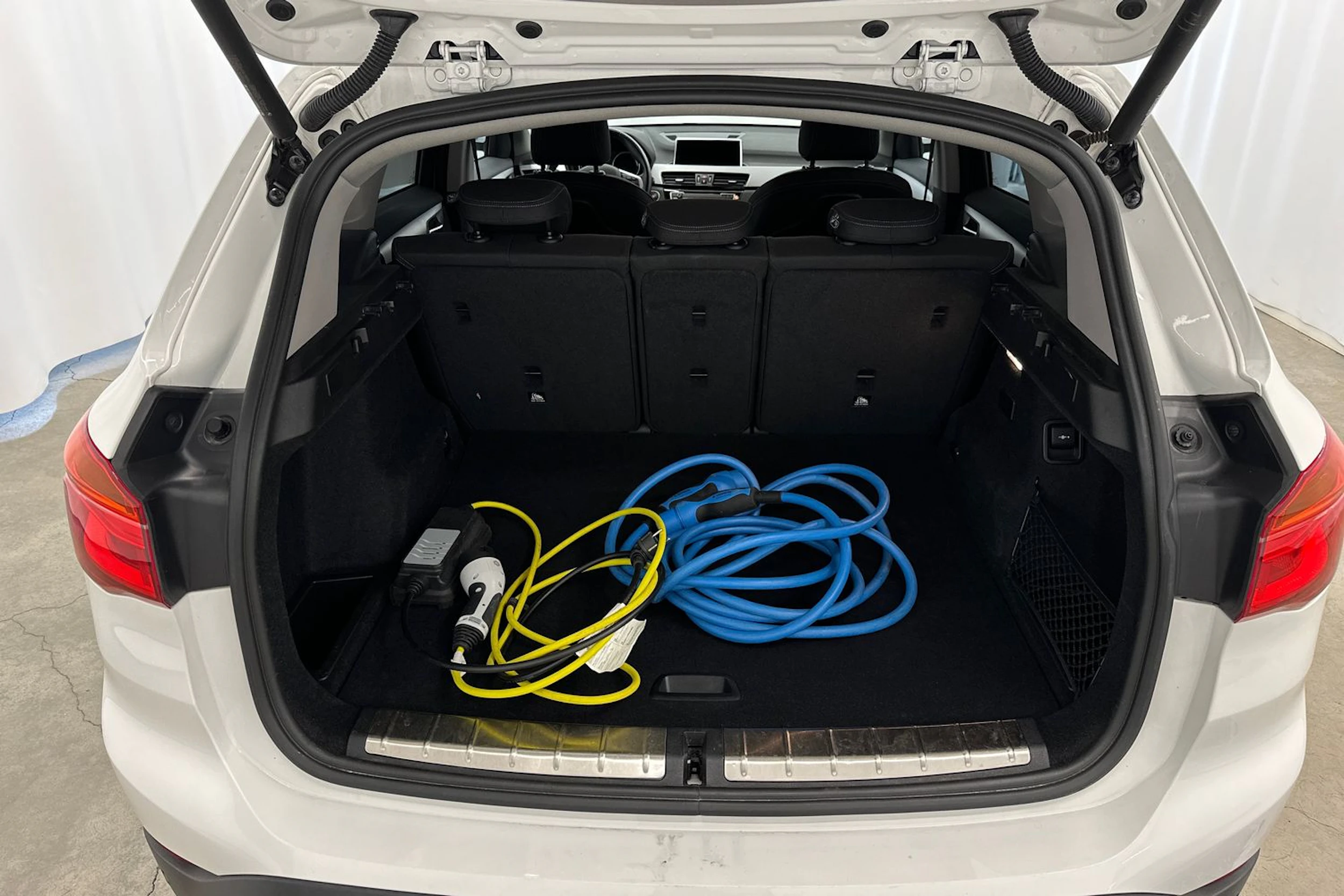 valkoinen BMW X1 2022 kuva 20.