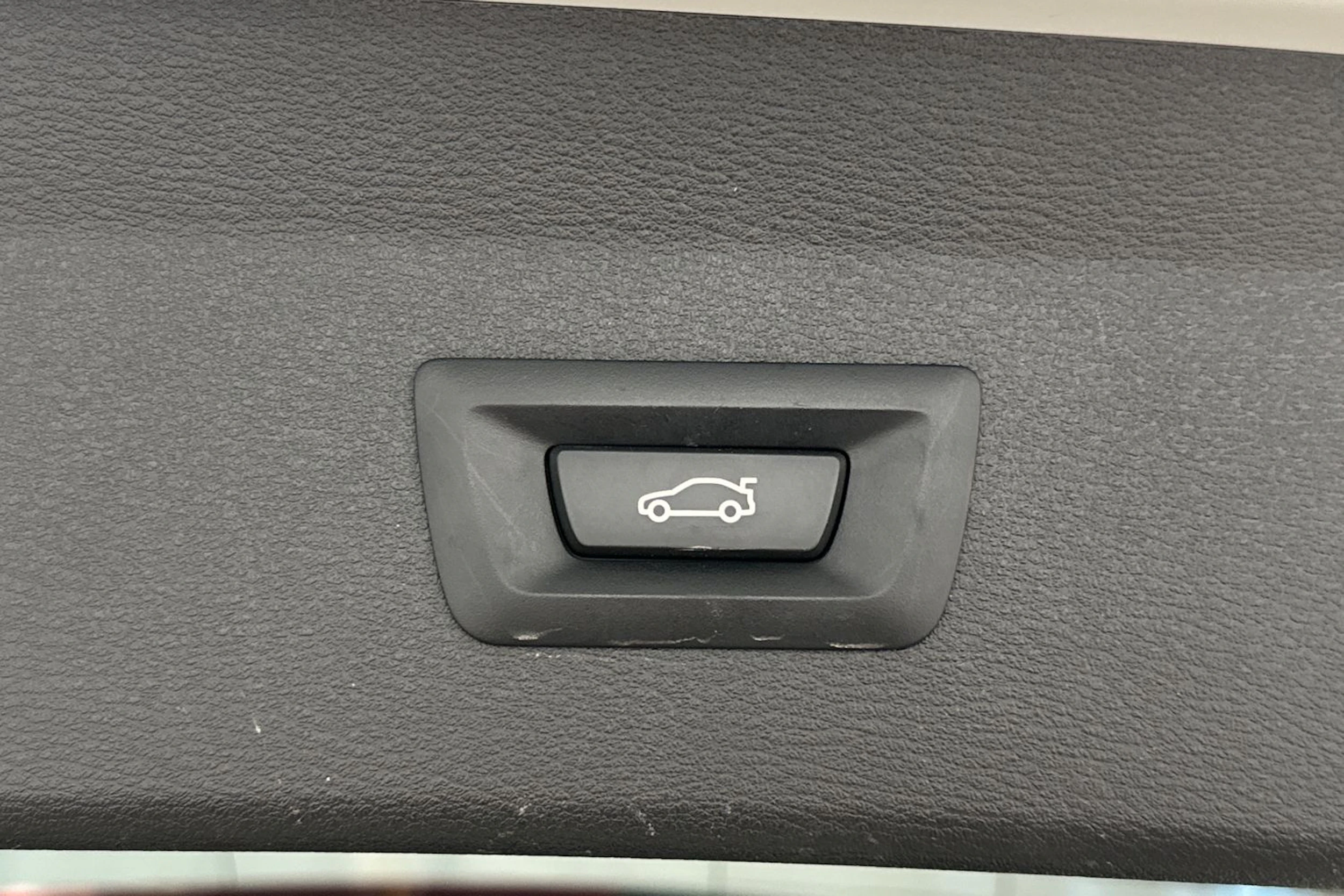 valkoinen BMW X1 2022 kuva 21.