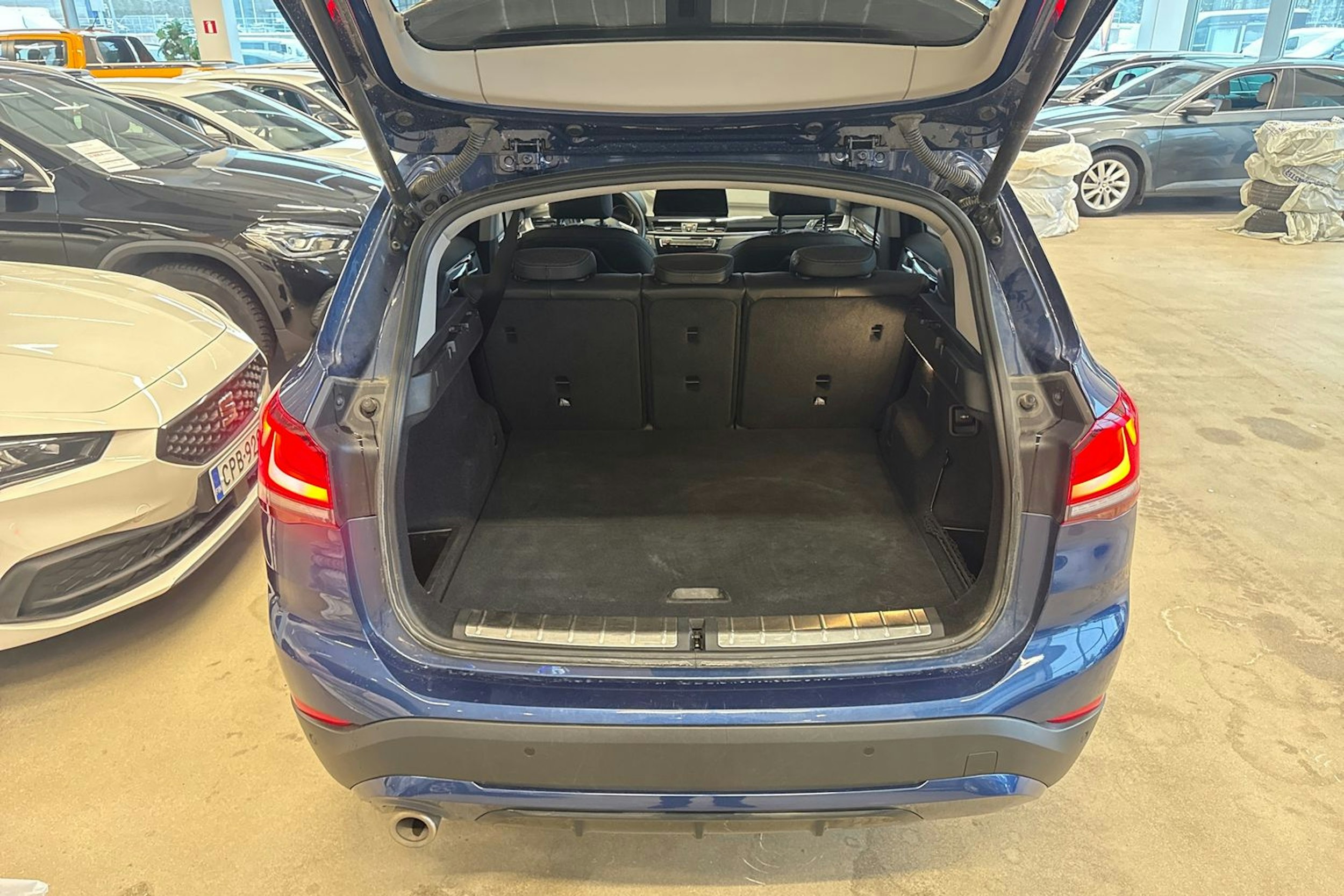 sininen BMW X1 2022 kuva 15.