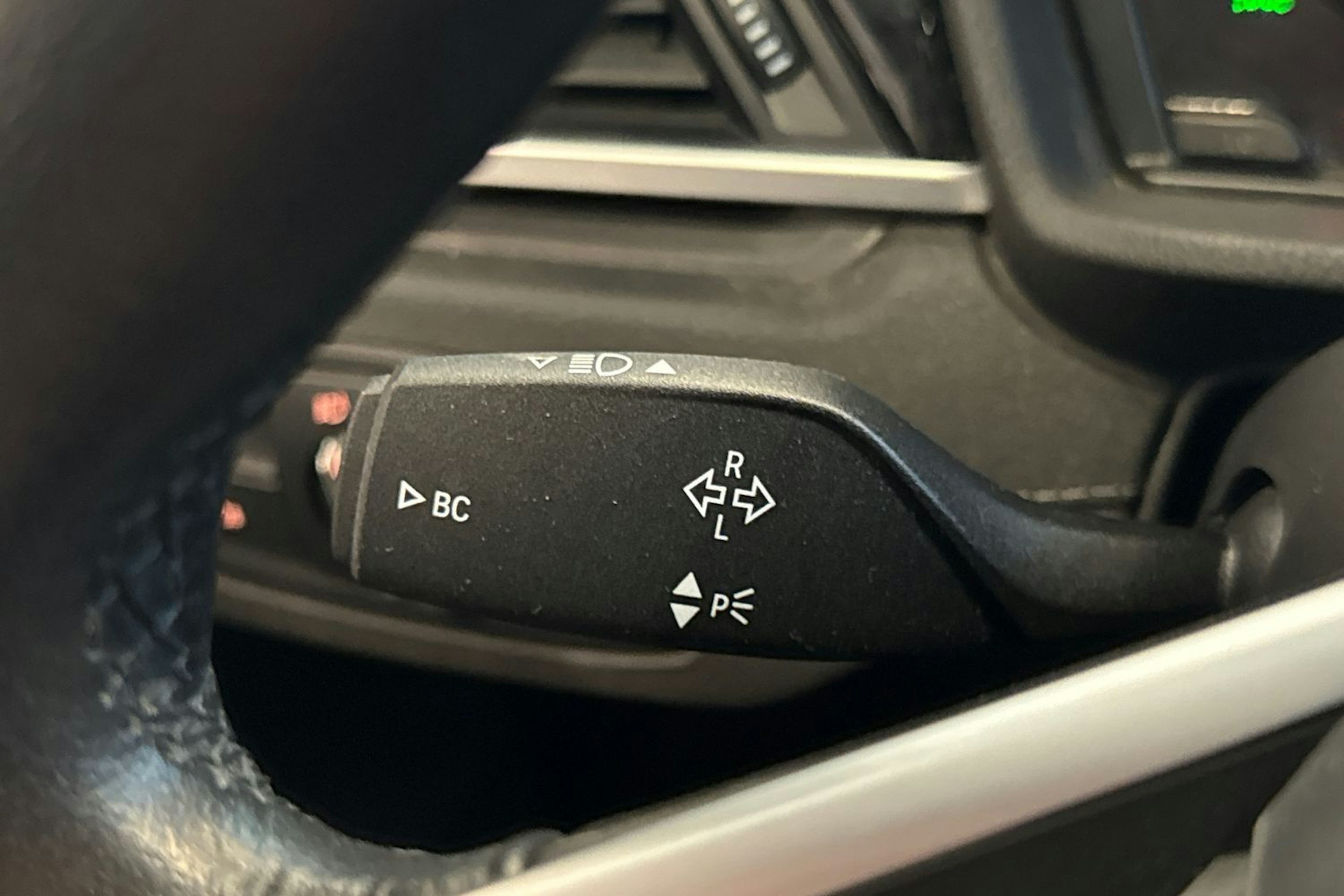 sininen BMW X1 2022 kuva 23.